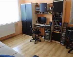 Lakás 3 szobák eladó on Floresti