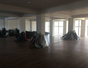 Üzlethelyiség eladó on Floresti