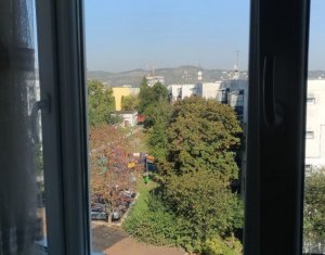 Lakás 4 szobák eladó on Cluj-napoca, Zóna Manastur