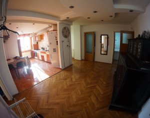Appartement 4 chambres à louer dans Cluj-napoca, zone Manastur