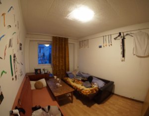 Lakás 4 szobák eladó on Cluj-napoca, Zóna Manastur