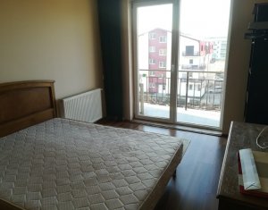 Lakás 3 szobák eladó on Floresti