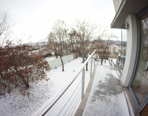 Appartement 3 chambres à louer dans Cluj-napoca, zone Centru