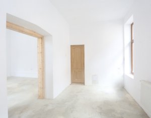Espace Commercial à louer dans Cluj-napoca, zone Centru