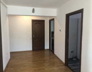 Lakás 3 szobák eladó on Floresti