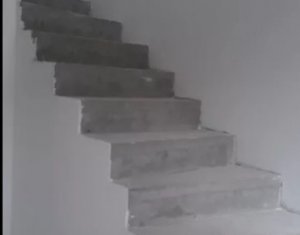 Maison 4 chambres à vendre dans Floresti