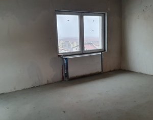 Maison 3 chambres à vendre dans Floresti