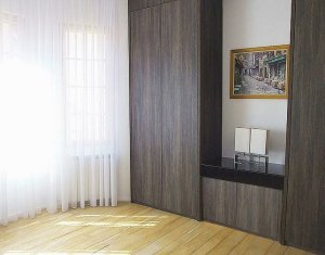 Appartement 3 chambres à vendre dans Cluj-napoca, zone Centru