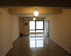Üzlethelyiség eladó on Cluj-napoca, Zóna Intre Lacuri
