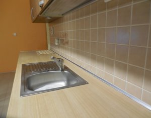 Lakás 3 szobák eladó on Floresti