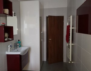 Lakás 3 szobák eladó on Floresti