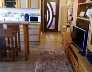 Lakás 3 szobák eladó on Floresti