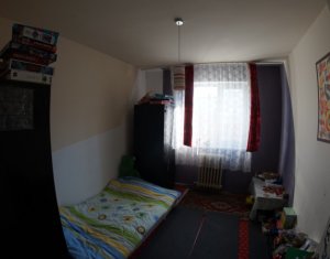 Lakás 4 szobák eladó on Cluj-napoca, Zóna Manastur
