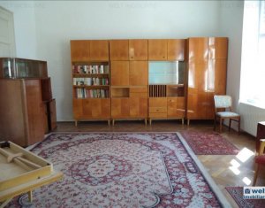 Appartement 3 chambres à louer dans Cluj-napoca, zone Centru