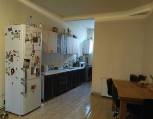 Appartement 5 chambres à louer dans Cluj-napoca, zone Manastur