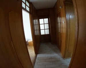 Appartement 4 chambres à louer dans Cluj-napoca, zone Centru
