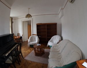 Appartement 4 chambres à louer dans Cluj-napoca, zone Centru