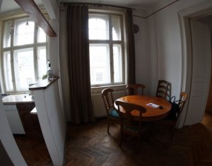 Appartement 4 chambres à louer dans Cluj-napoca, zone Centru