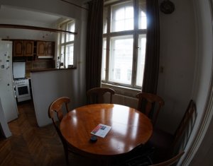 Appartement 4 chambres à louer dans Cluj-napoca, zone Centru