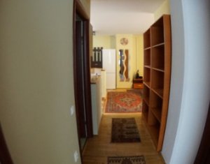 Appartement 4 chambres à louer dans Cluj-napoca, zone Centru