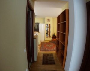 Appartement 4 chambres à louer dans Cluj-napoca, zone Centru