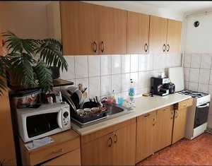 Appartement 3 chambres à louer dans Cluj-napoca, zone Zorilor