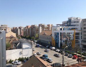 Appartement 4 chambres à louer dans Cluj-napoca, zone Centru