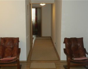 Appartement 3 chambres à louer dans Cluj-napoca, zone Marasti