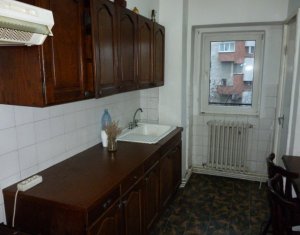 Appartement 3 chambres à louer dans Cluj-napoca, zone Gheorgheni