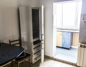 Appartement 3 chambres à louer dans Cluj-napoca, zone Marasti