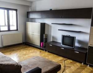 Appartement 3 chambres à louer dans Cluj-napoca, zone Marasti