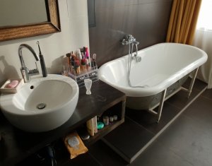 Appartement 3 chambres à louer dans Cluj-napoca, zone Centru