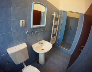 Appartement 4 chambres à louer dans Cluj-napoca, zone Centru