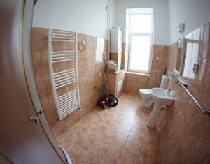 Appartement 4 chambres à louer dans Cluj-napoca, zone Centru