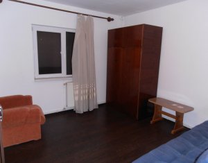 Appartement 3 chambres à louer dans Cluj-napoca, zone Marasti