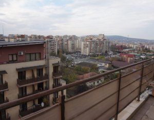 Appartement 3 chambres à vendre dans Cluj-napoca, zone Marasti