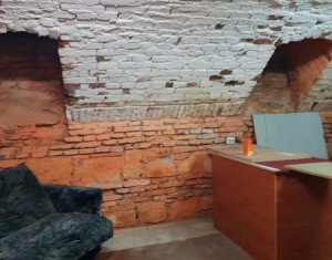 Bureau à louer, 32m2 dans Cluj-napoca, zone Centru