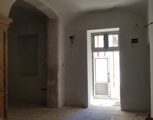 Spatiu 55mp activitati multiple, curte interioara str. Memorandumului - Centru
