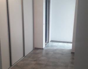 Lakás 4 szobák eladó on Floresti