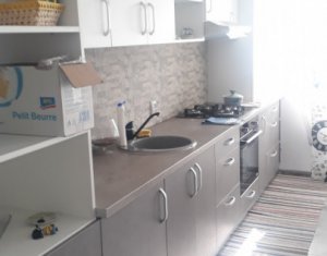Lakás 4 szobák eladó on Floresti