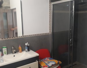 Lakás 4 szobák eladó on Floresti
