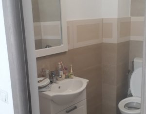 Lakás 4 szobák eladó on Floresti