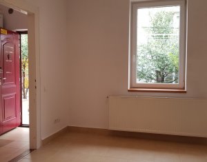 Bureau à vendre, 45m2 dans Cluj-napoca, zone Centru