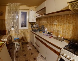 Lakás 4 szobák eladó on Cluj-napoca, Zóna Manastur