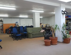 Cladire 1.437mp utili, curte 1150mp, zona Onisifor Ghibu - Centru
