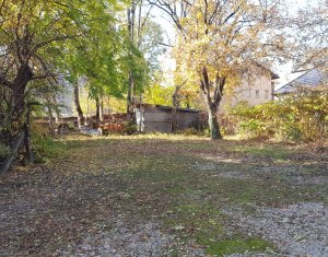 Cladire 1.437mp utili, curte 1150mp, zona Onisifor Ghibu - Centru