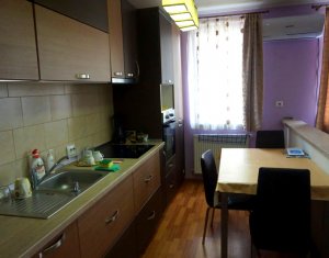 Appartement 3 chambres à louer dans Floresti