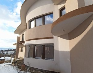 Casă cu arhitectură unică, 257 mp utili, 725 mp teren, Tineretului