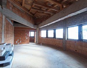 Casă cu arhitectură unică, 257 mp utili, 725 mp teren, Tineretului