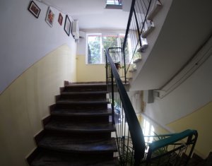 Lakás 4 szobák eladó on Cluj-napoca, Zóna Manastur